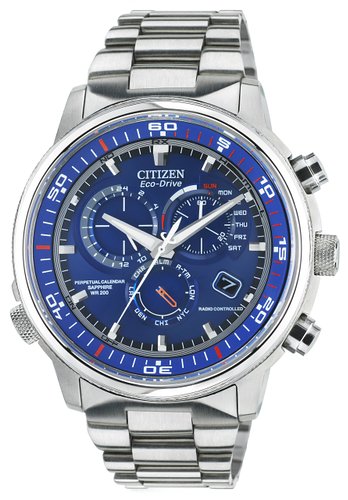 Citizen Nighthawk A.T. Men's Quartz Watch with Analogue Display and Stainless Steel Bracelet