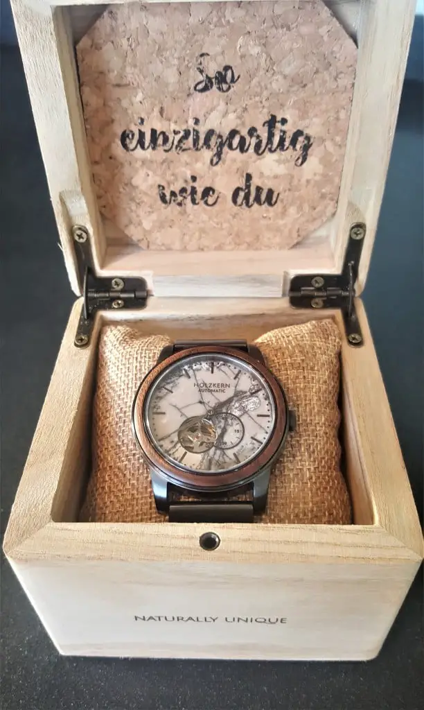 Holzkern Chicago Watch In packaging