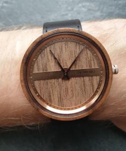 VEJRHØJ NAUTIC 55° NORTH on wrist