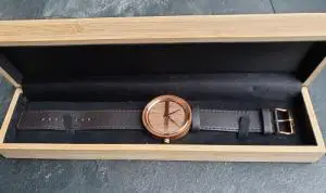 Wooden packaging of the VEJRHØJ watches review packaging review